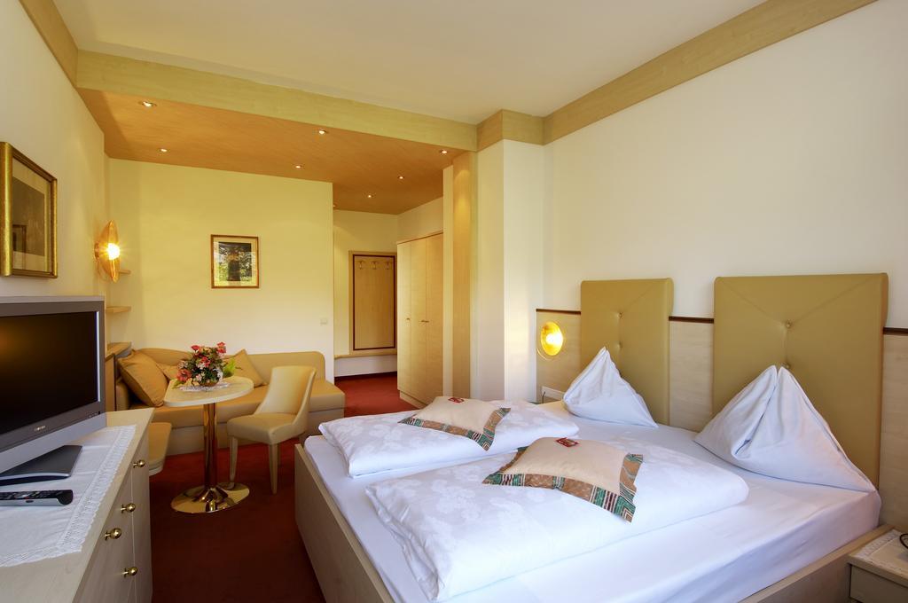 Hotel Anatol Merano Esterno foto